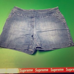 Jean shorts with stretch waist